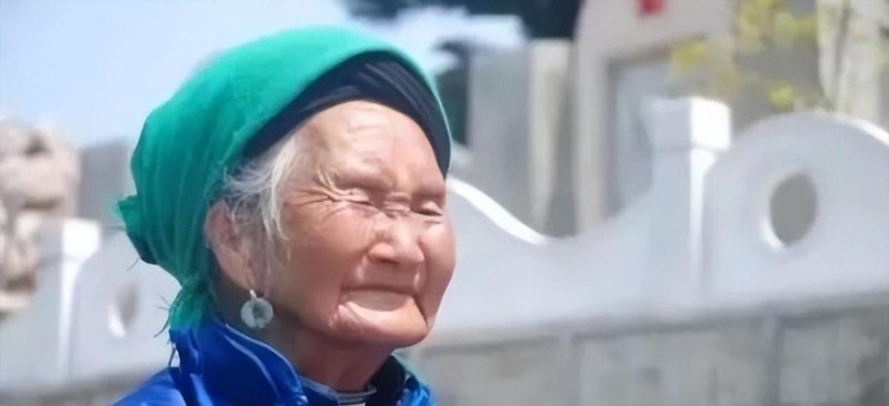 娘来晚了:一位农村母亲跨越二十年的扫墓之路 情感心理